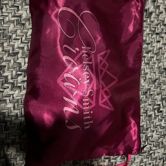 ✨Chelsey Smith 👑 - “Summer Becky” in Soft Brunette - NWT - Picture 7 of 7